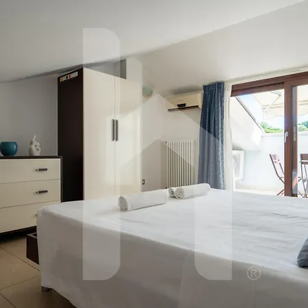 Apartment Homiday - Pinea Pineto
