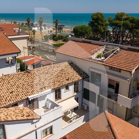Homiday - Pinea Apartment Pineto