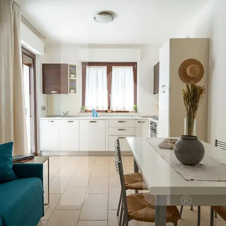 Apartment Homiday - Pinea Pineto