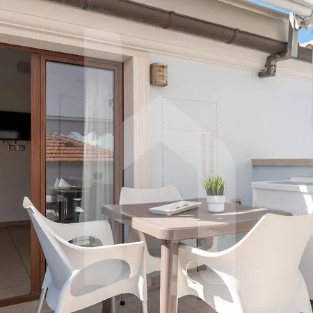 Homiday - Pinea Apartment Pineto