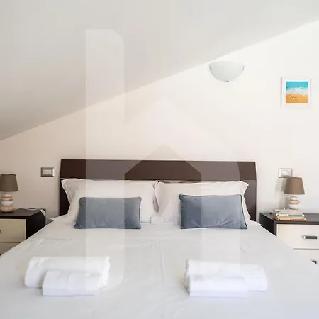Homiday - Pinea Apartment Pineto